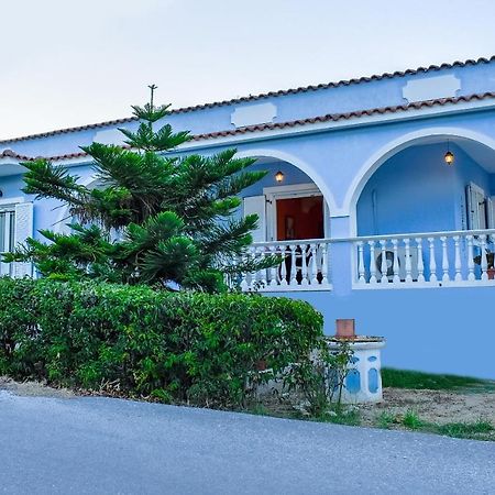 Vicky'S Village Private House Fiolítis Exterior photo